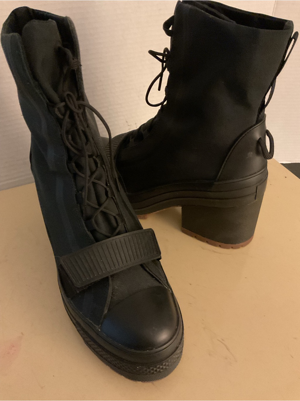 Converse Women Black Platform Lace-Up Chuck Taylor Combat Boots Us 10